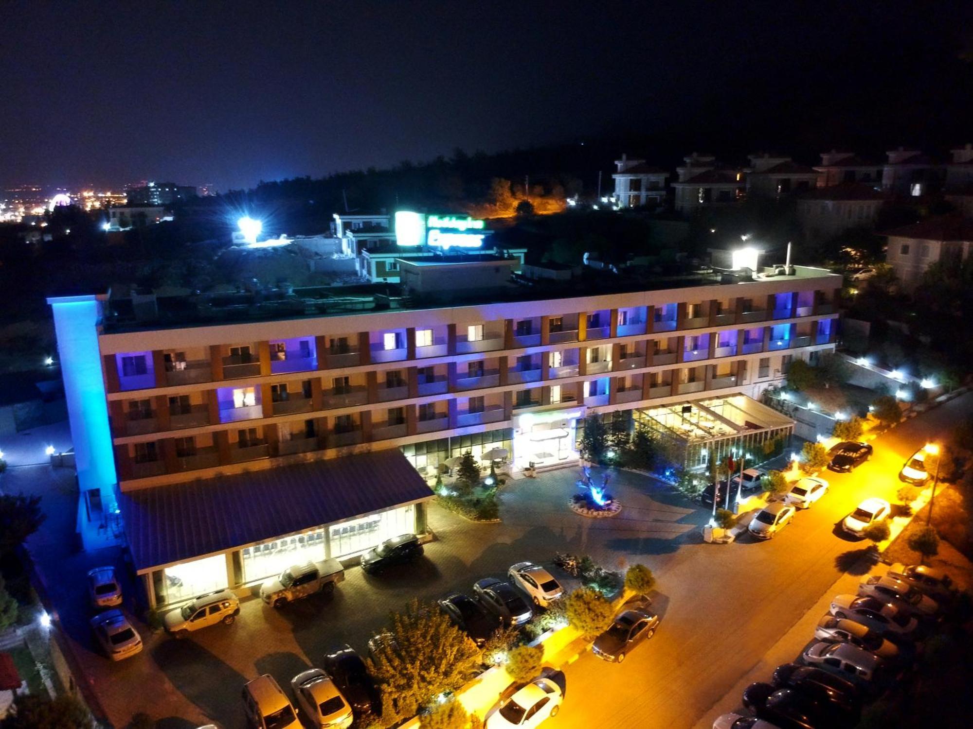 Holiday Inn Express Manisa-West By Ihg Esterno foto
