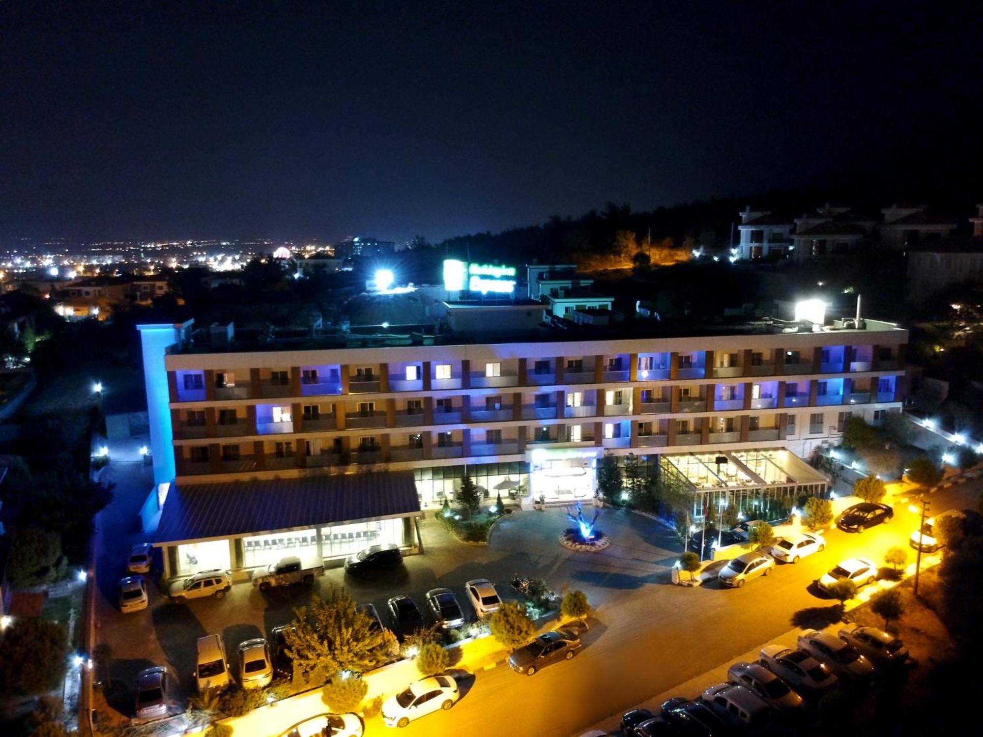 Holiday Inn Express Manisa-West By Ihg Esterno foto