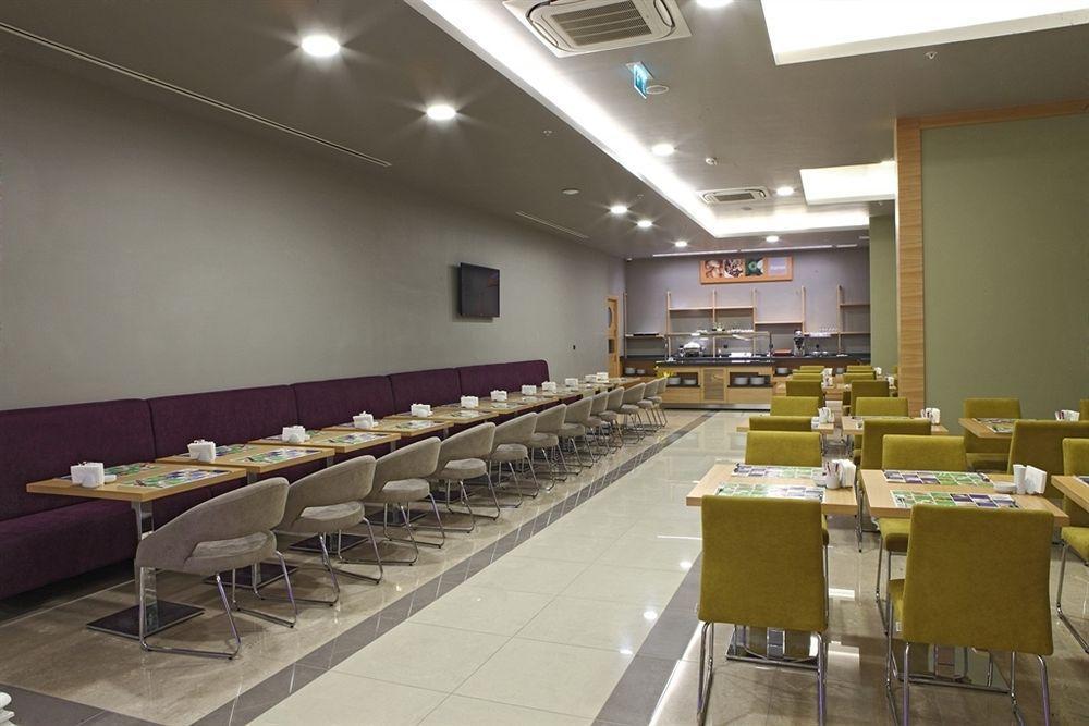 Holiday Inn Express Manisa-West By Ihg Esterno foto