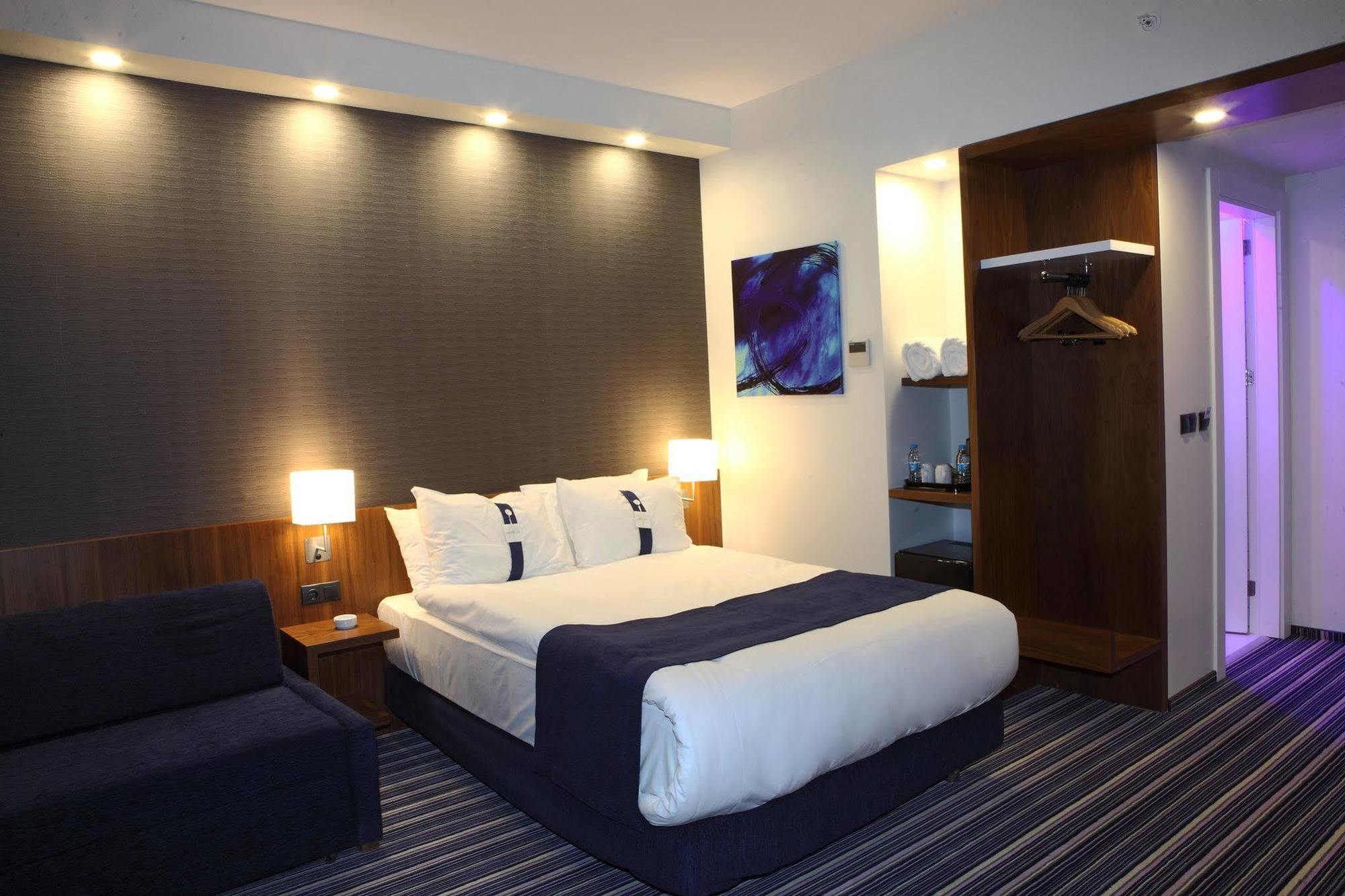 Holiday Inn Express Manisa-West By Ihg Esterno foto