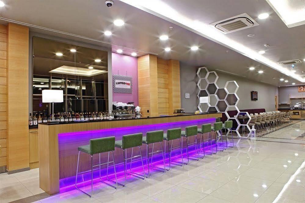 Holiday Inn Express Manisa-West By Ihg Esterno foto